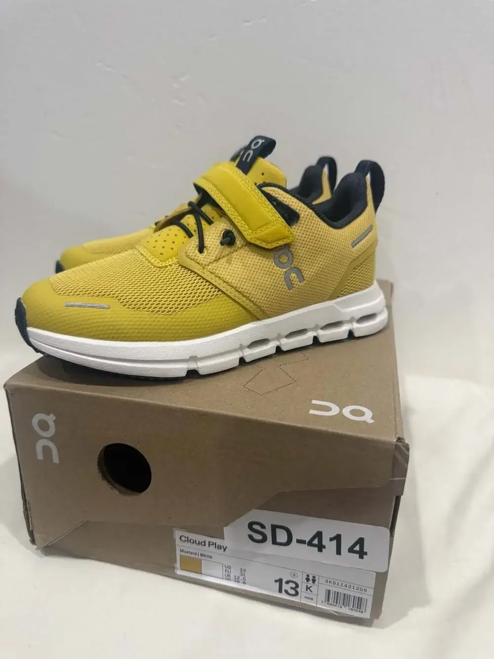 On Cloud Play Kids Mustard White Sneakers Size 13K